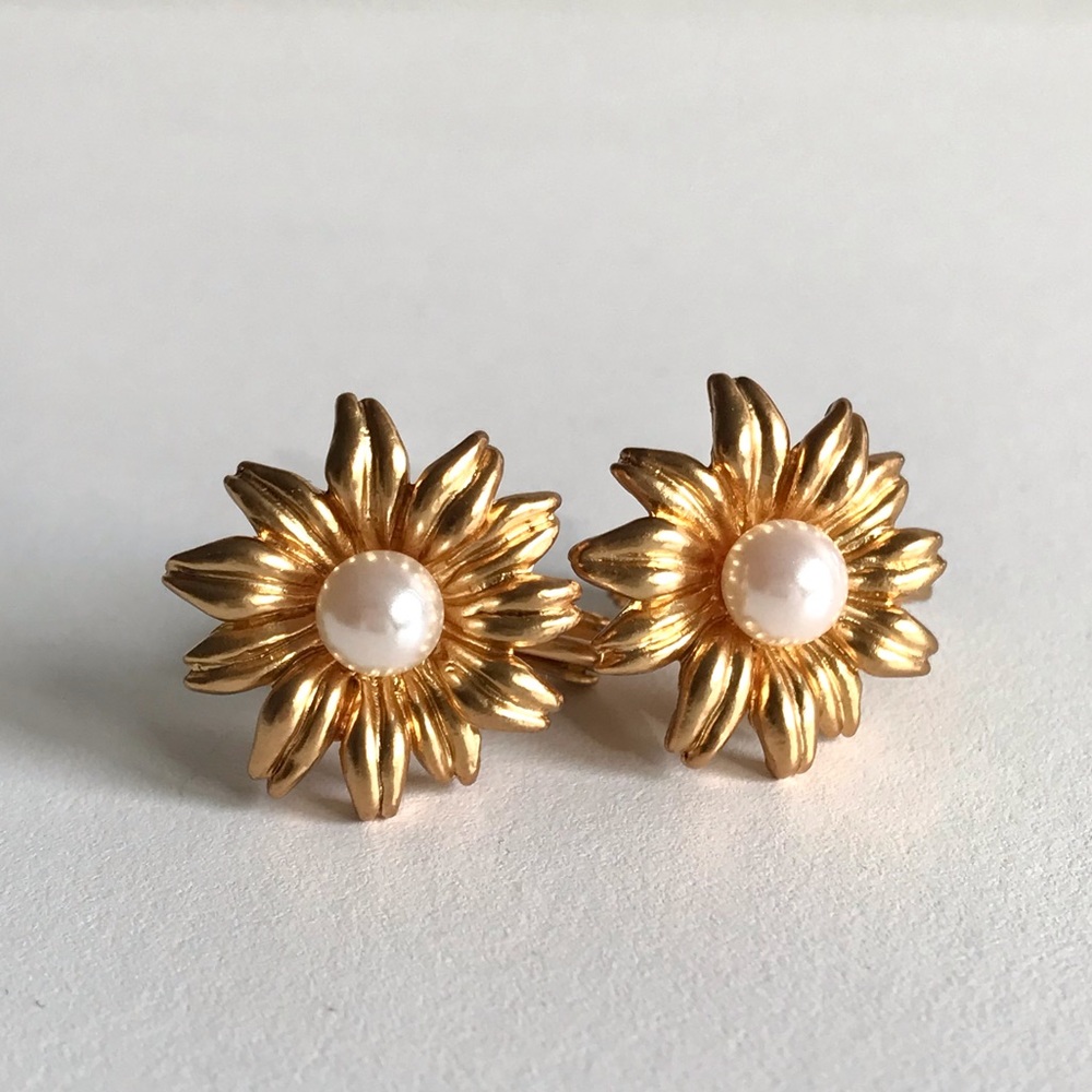 KENZO Matte Gold And Pearl Flower Earrings